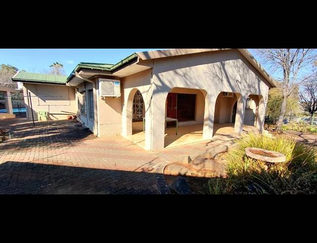 5 BEDROOM HOUSE FOR SALE IN WESTDENE